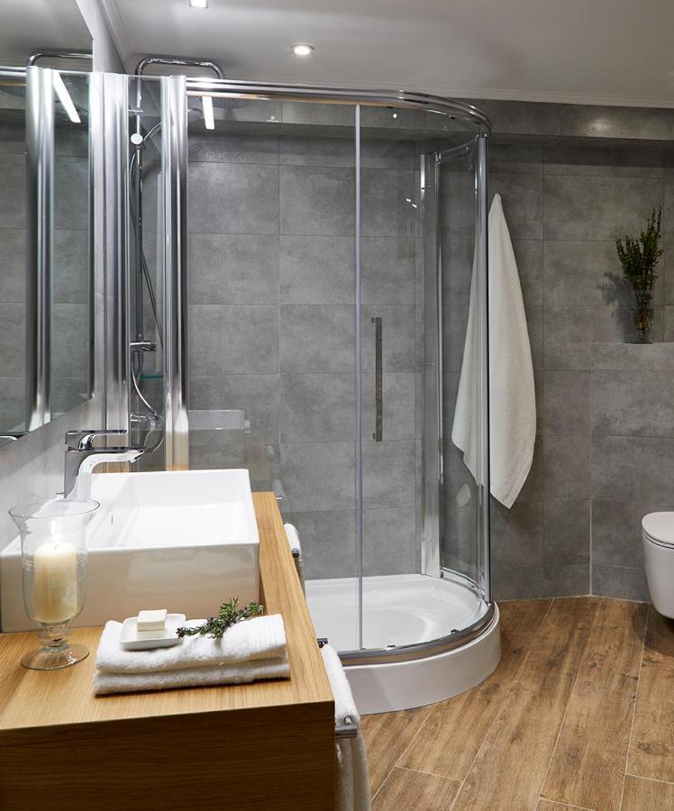 Mountrace Suites & Spa 莫诺登德里 外观 照片