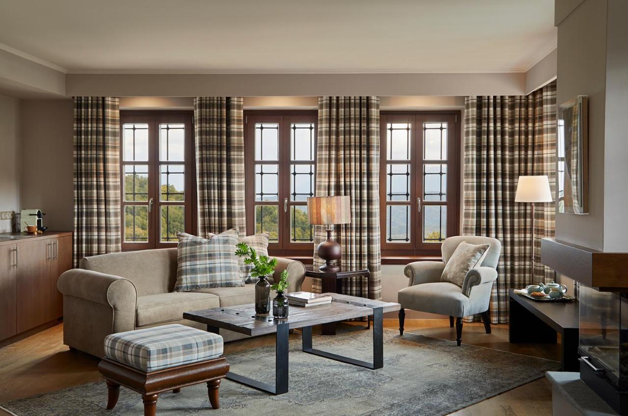 Mountrace Suites & Spa 莫诺登德里 外观 照片